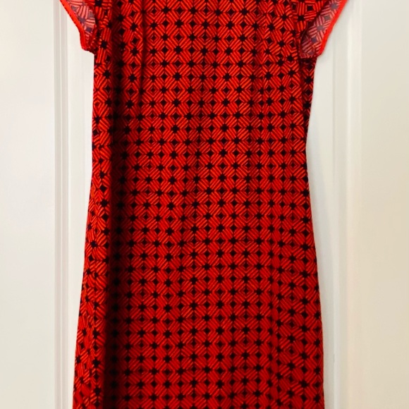 Red dress - Picture 3 of 4